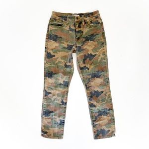 Madewell Jeans The High-Rise Slim Boyjean in Cottontail Camo